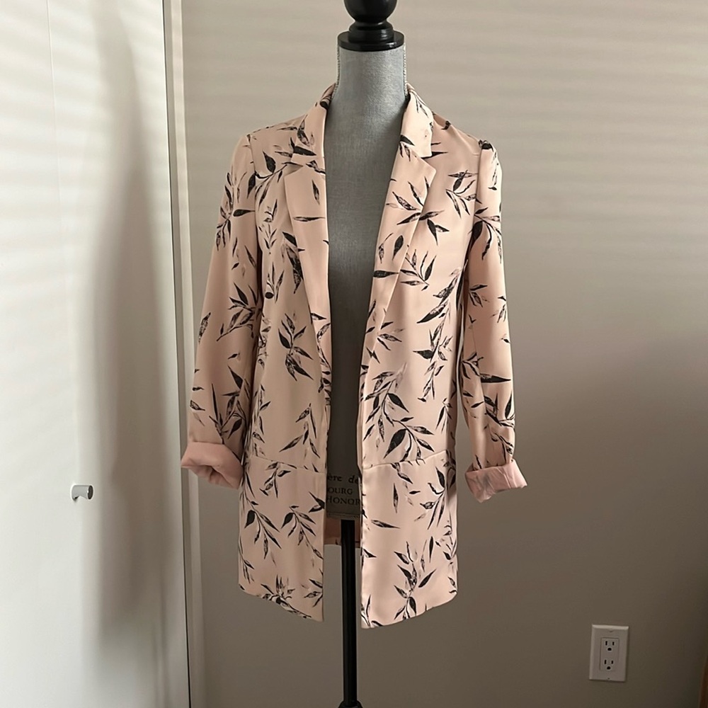 Pink palm print Dynamite blazer